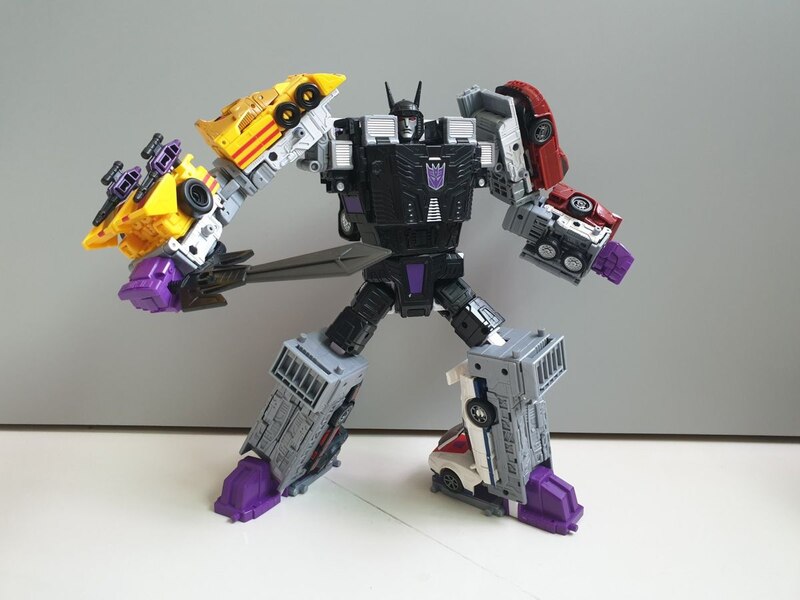 Transformers Legacy  Breakdown In Hand Figure Image  (11 of 21)